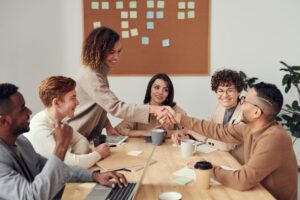 Las 7 mejores herramientas de IA para trabajar más rápido en 2026