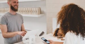 IA para generar descripciones de productos: guía práctica
